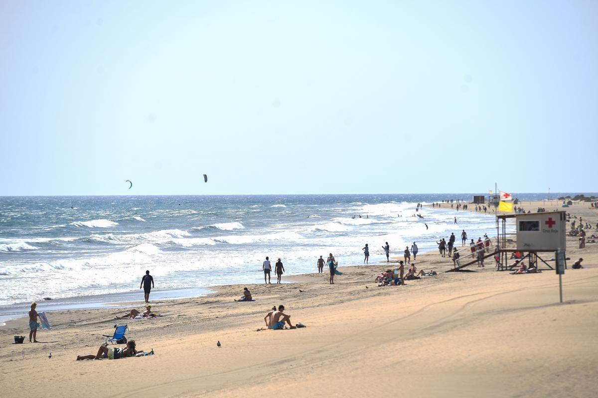 Playa del Inglés sin hamacas.