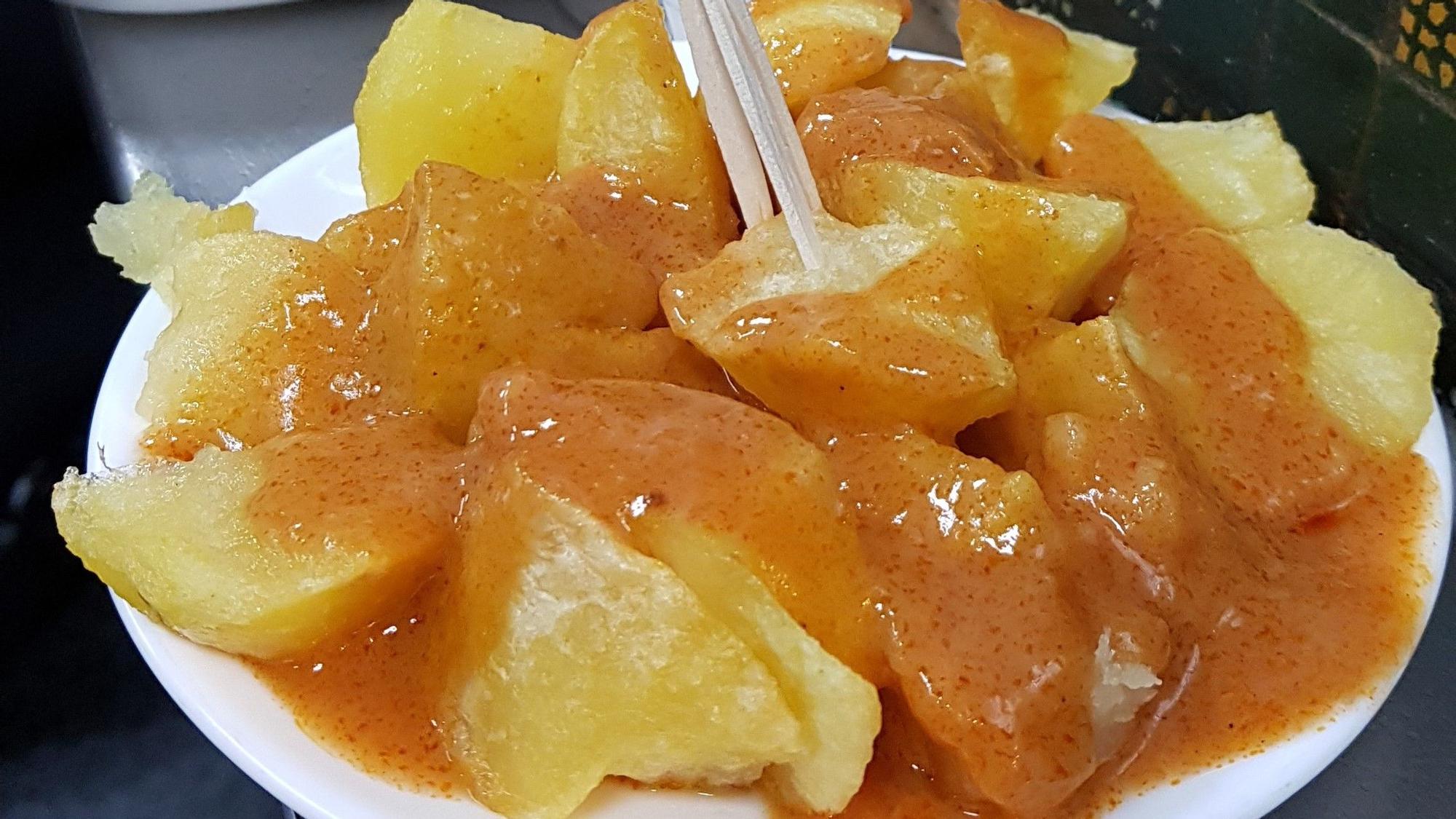 Las patatas bravas de Bodega La Ardosa de Santa Engracia