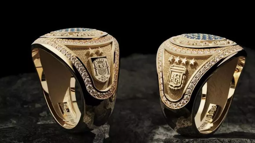 Infantino presume el trofeo y el exclusivo anillo para los campeones del Mundial: "Premios para toda la vida"