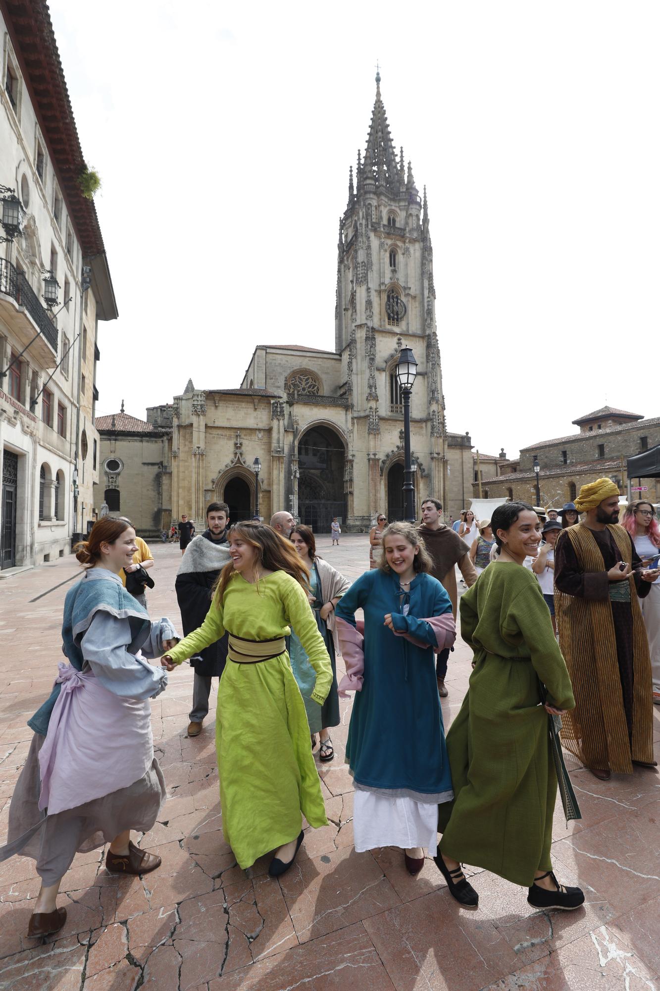 EN IMÁGENES: Broche de oro a la Edad Media ovetense con el pregón de Alfonso II