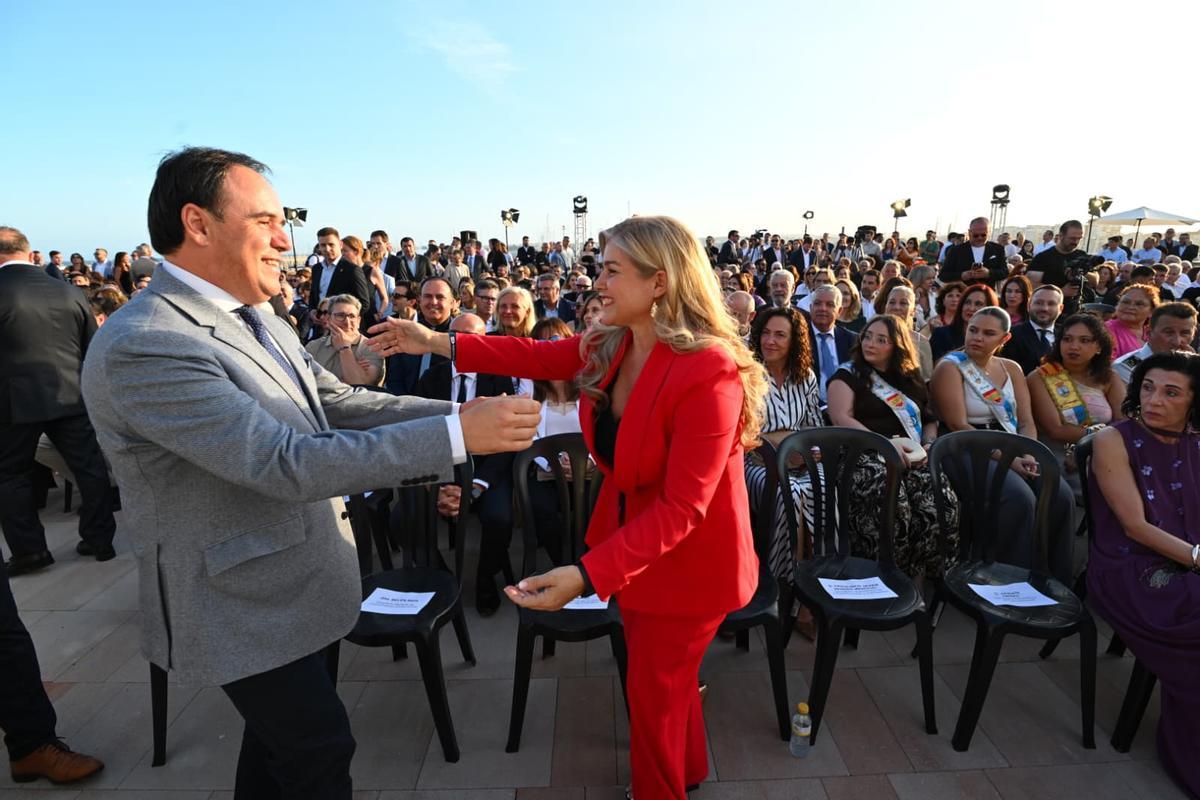Torrevieja estrena el Paseo del Mar como nuevo espacio de ocio en el puerto