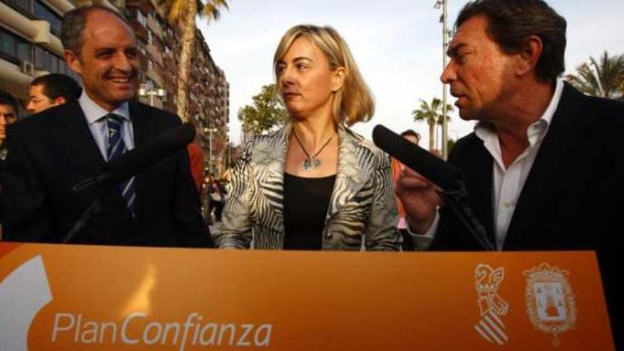 Francisco Camps, Sonia Castedo y Mario Flores, en la inauguración del Acceso Sur de Alicante.