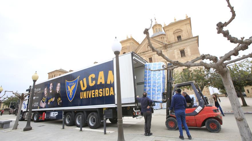 Un segundo tráiler de la UCAM con ayuda humanitaria rumbo a Ucrania