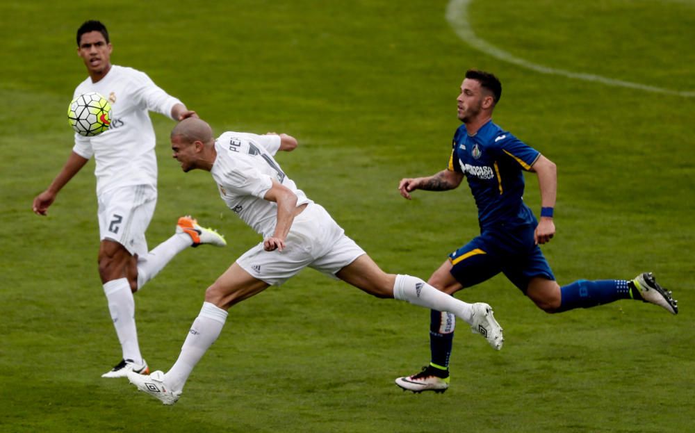 Imágenes del partido entre Getafe y Real Madrid en el Coliseum.