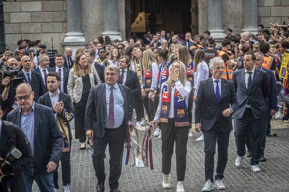 El Barça femenino celebra su Champions en la plaça Sant Jaume