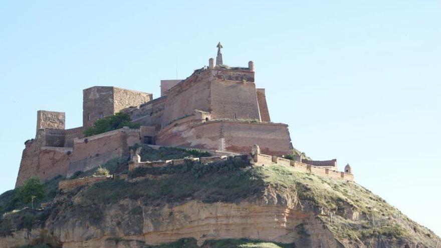 La Guardia Civil auxilia en Monzón a un anciano que había sufrido una caída en su vivienda