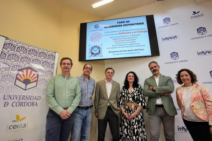 Miembros fundadores del foro, Azahara López, Humberto Gosálbez, José Antonio Pedraza, Juan Francisco Pedrazas, Beatriz Lozano y Juan Calmaestra.