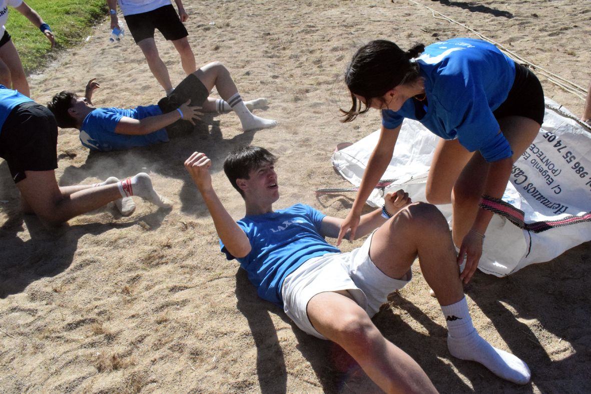 Las Olimpiadas de Aldea hacen de la playa de Vilarello la fusión de deporte y tradición