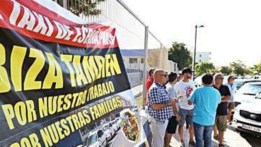 Acto de protesta de los taxistas de Ibiza contra las VTC, en una imagen de archivo.