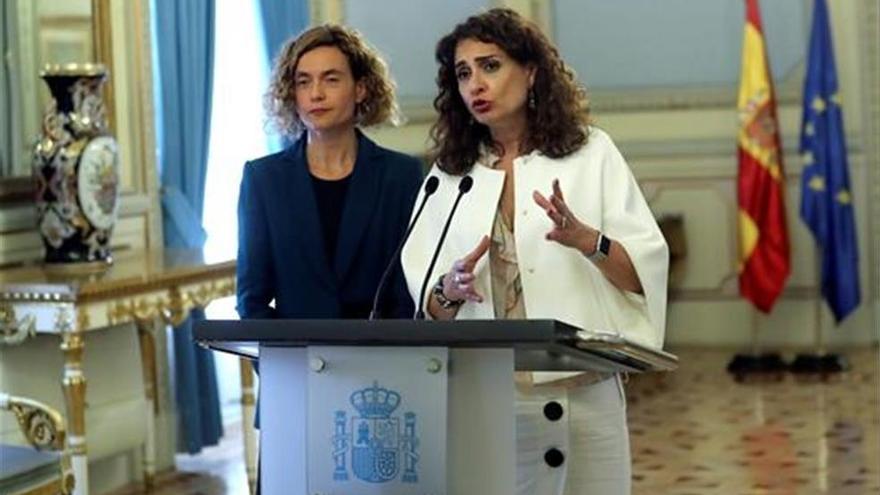 El Gobierno «relaja» el déficit a las regiones con la oposición del PP