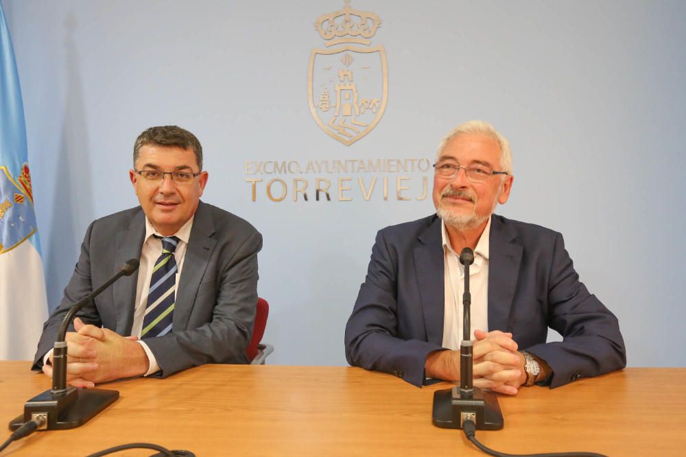 Visita del presidente de las Cortes Valencianas, Enric Morera, al Ayuntamiento de Torrevieja