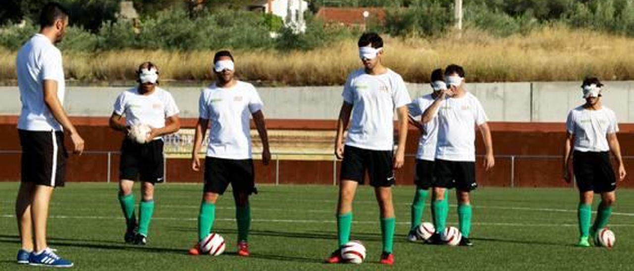 El fútbol adaptado a ciegos se hace un hueco en Enguera