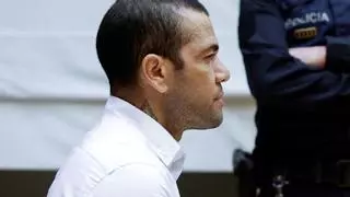 Dani Alves vuelve a pedir su salida inmediata de la cárcel