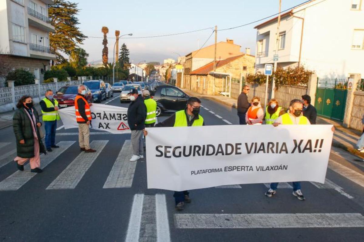 Una de las pancartas reivindicativas.  |  // IÑAKI ABELLA