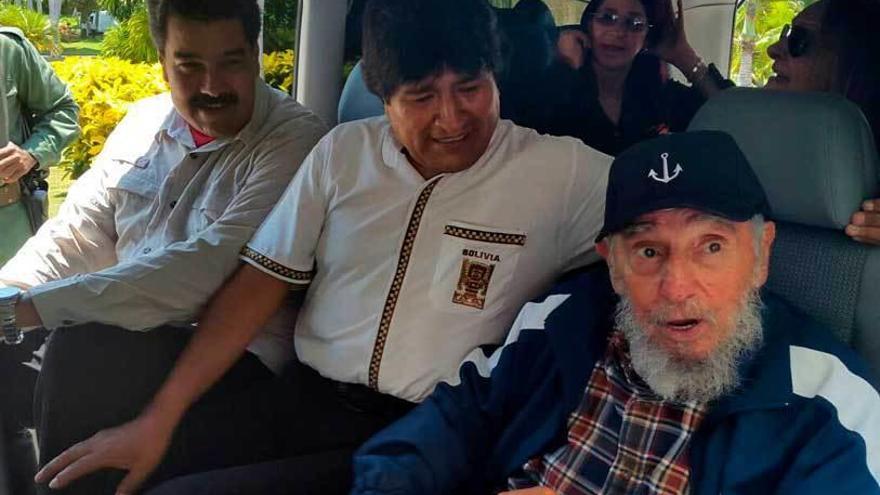 Fidel Castro, junto a Evo Morales y Nicolás Maduro, en la celebración de su cumpleaños.