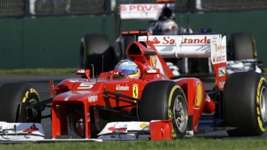 Fernando Alonso durante la carrera en Albert Park.