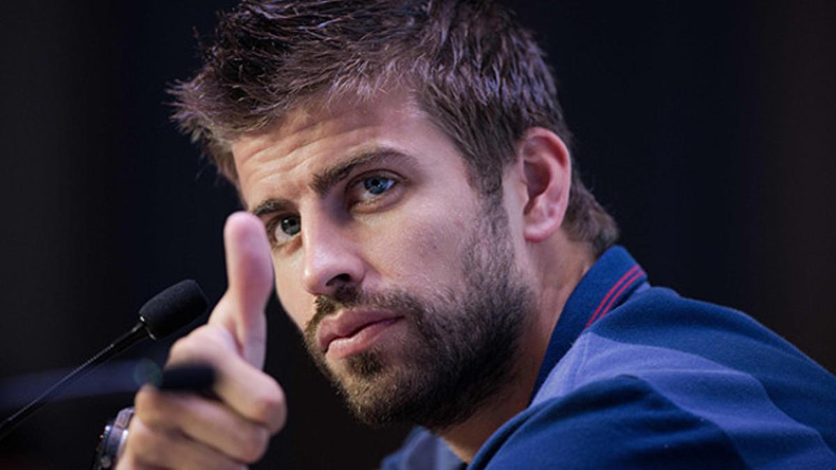 Gerard Piqué, durante la rueda de prensa que ha ofrecido en el hotel de Bangkok donde se hospeda la expedición azulgrana