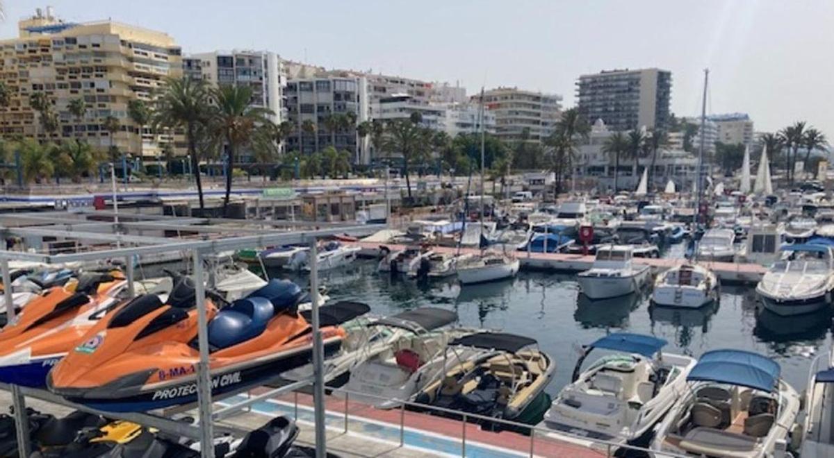 Embarcaciones de recreo atracadas en el Puerto Deportivo Virgen del Carmen