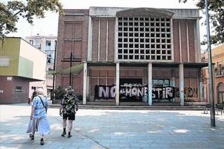 El Poblenou se moviliza contra la construcción de un monasterio