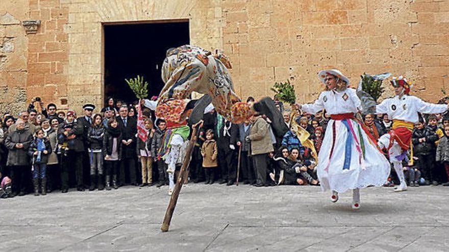 El ´dimoni´ en plena acrobacia.