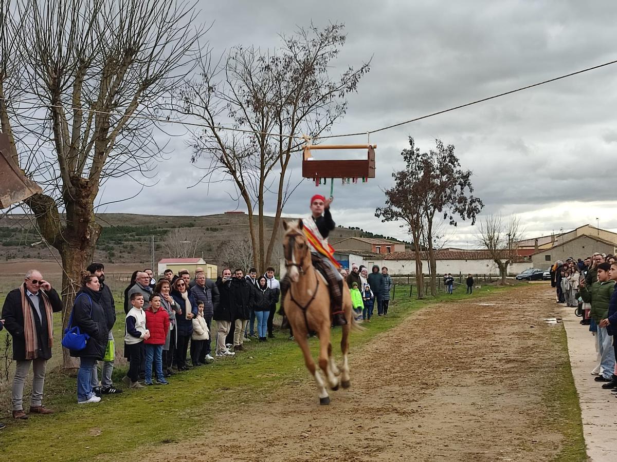 GALERÍA | Los quintos de Torres del Carrizal, a la carrera