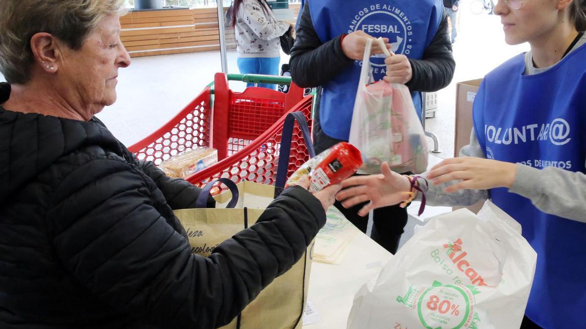 Vigo saca su cara más solidaria en la Gran Recogida