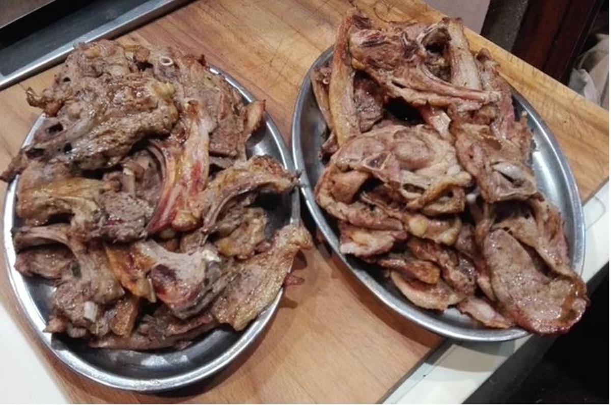 Bandejas de ternasco en Asador Los Gigantes