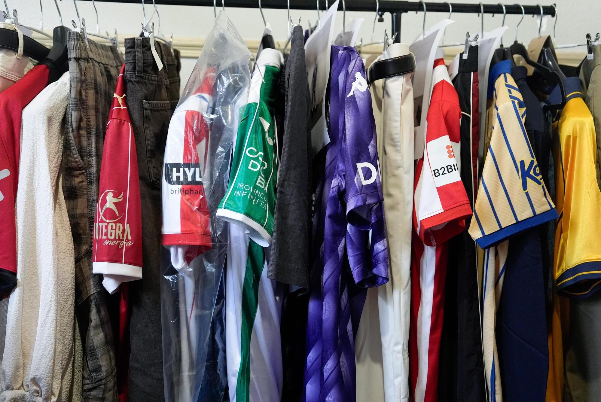 LaLiga se sube a la pasarela para presentar las camisetas vintage de la Jornada Retro: "La colección que nunca pasará de moda"