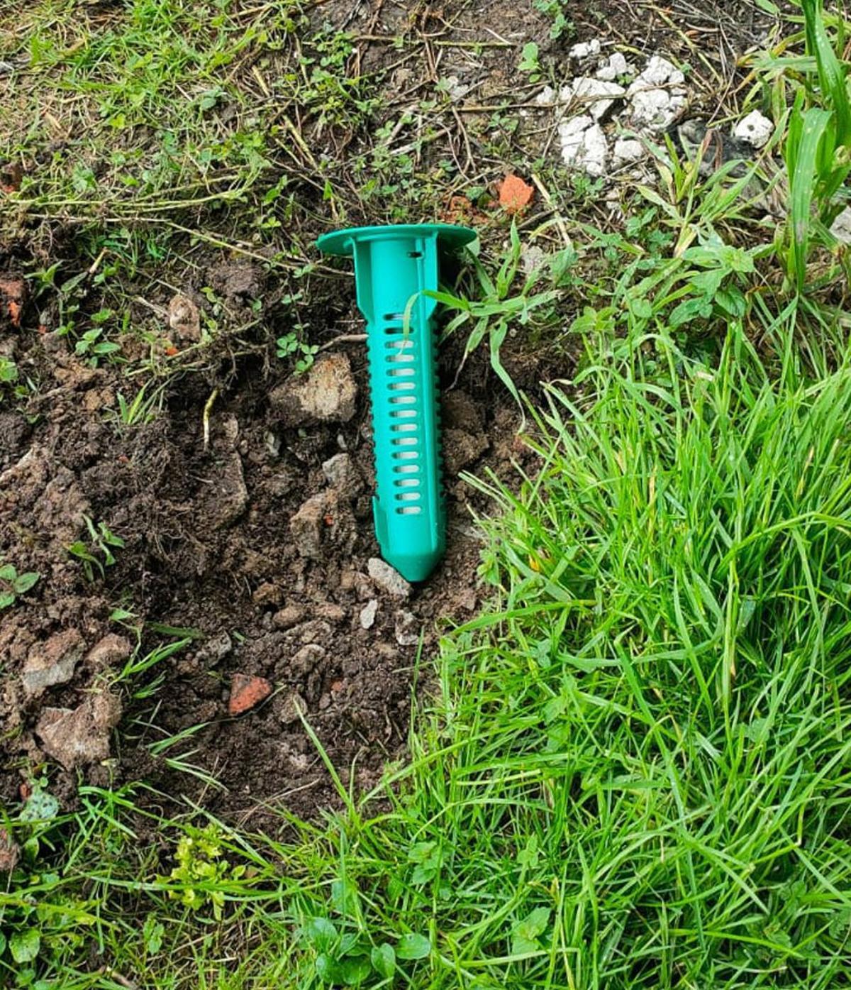 Cebo que se coloca en el exterior de una casa con plaga de termitas. | V. B-