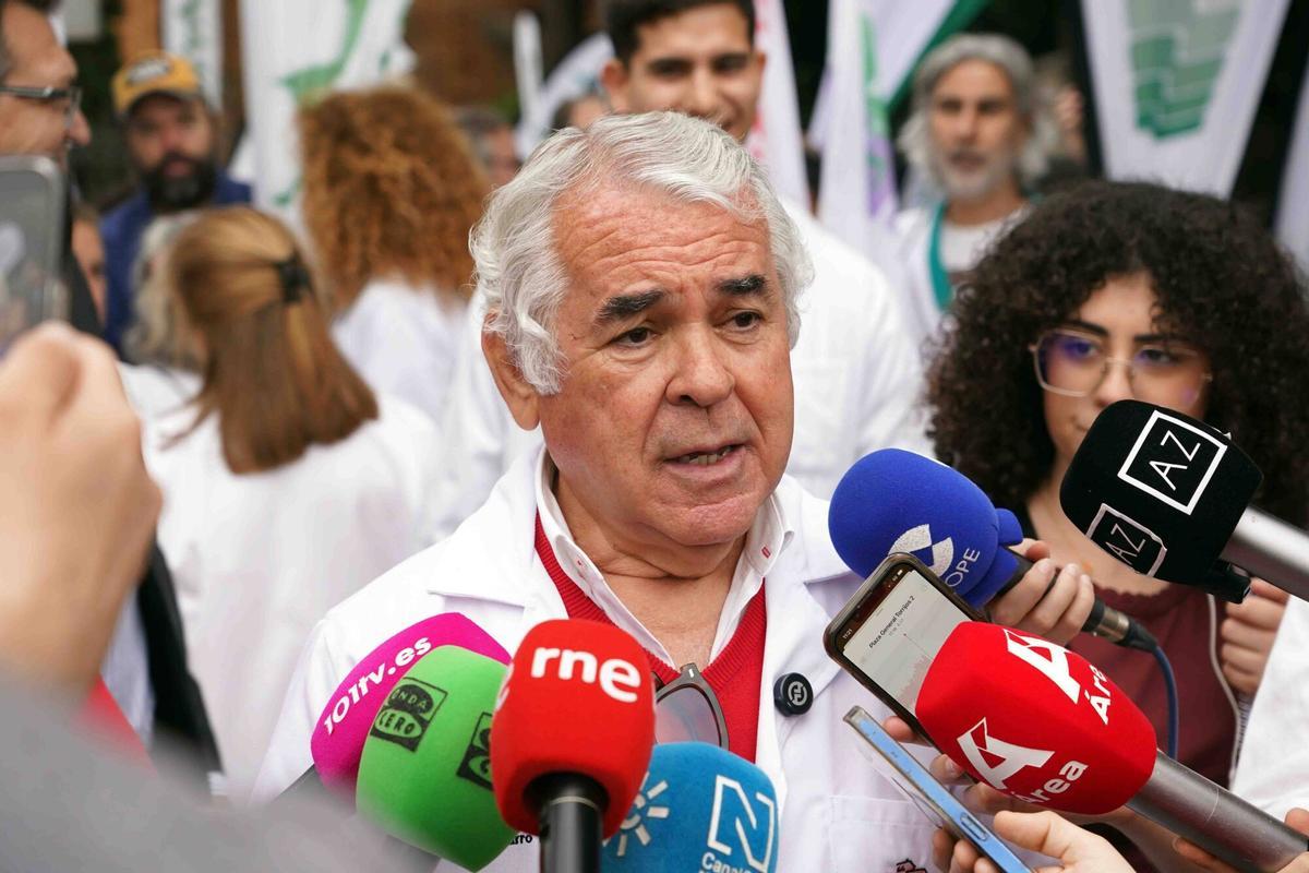 Médicos de toda Andalucía toman las calles de Málaga para reclamar un Estatuto Marco propio