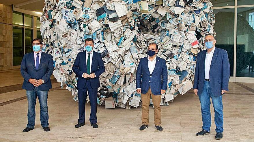 Rodríguez, ayer, con los rectores de las universidades gallegas.