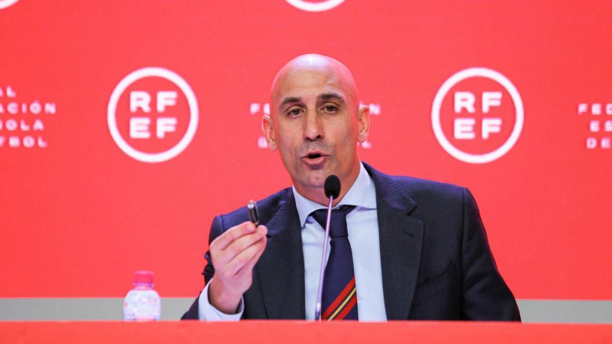 Luis Rubiales, presidente de la Federación Española, durante una rueda de prensa.