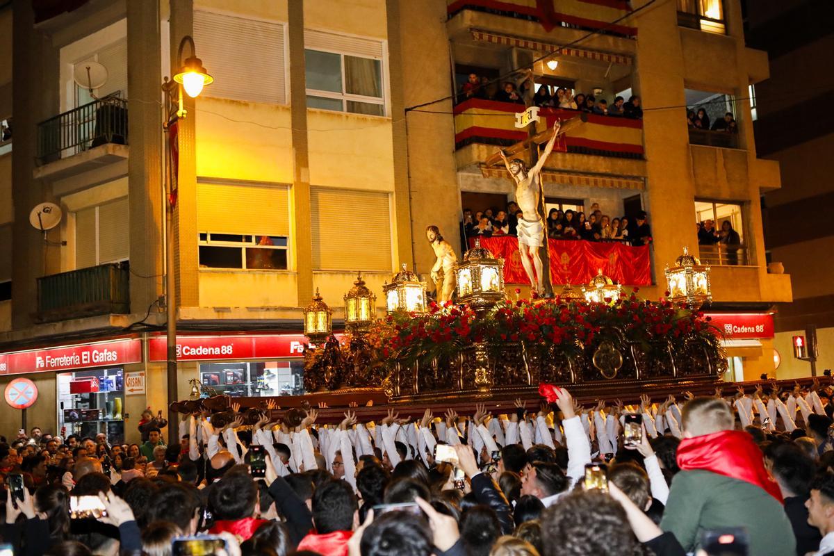 Las mejores imágenes de la noche del Paso Encarnado en Lorca.