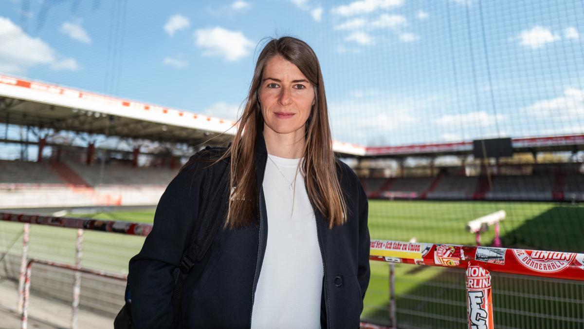 Marie-Louise Eta, primera entrenadora de la Bundesliga