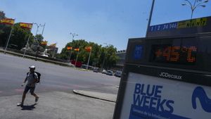 Un termómetro marca 45 grados este sábado en el centro de Madrid. 