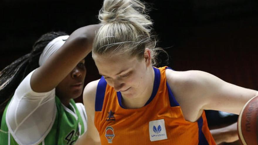 Lesión en el Valencia Basket: Julia Reisingerová