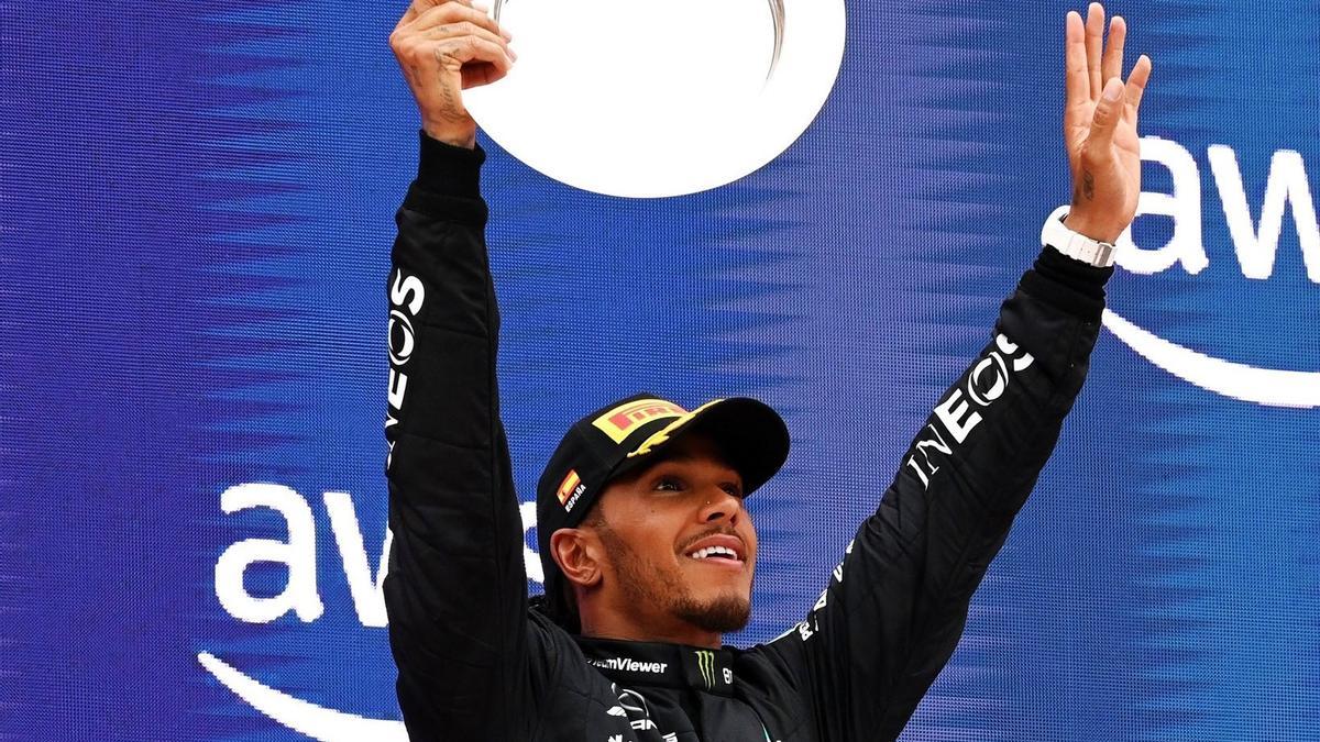 Lewis Hamilton celebra la segunda plaza en el GP de España