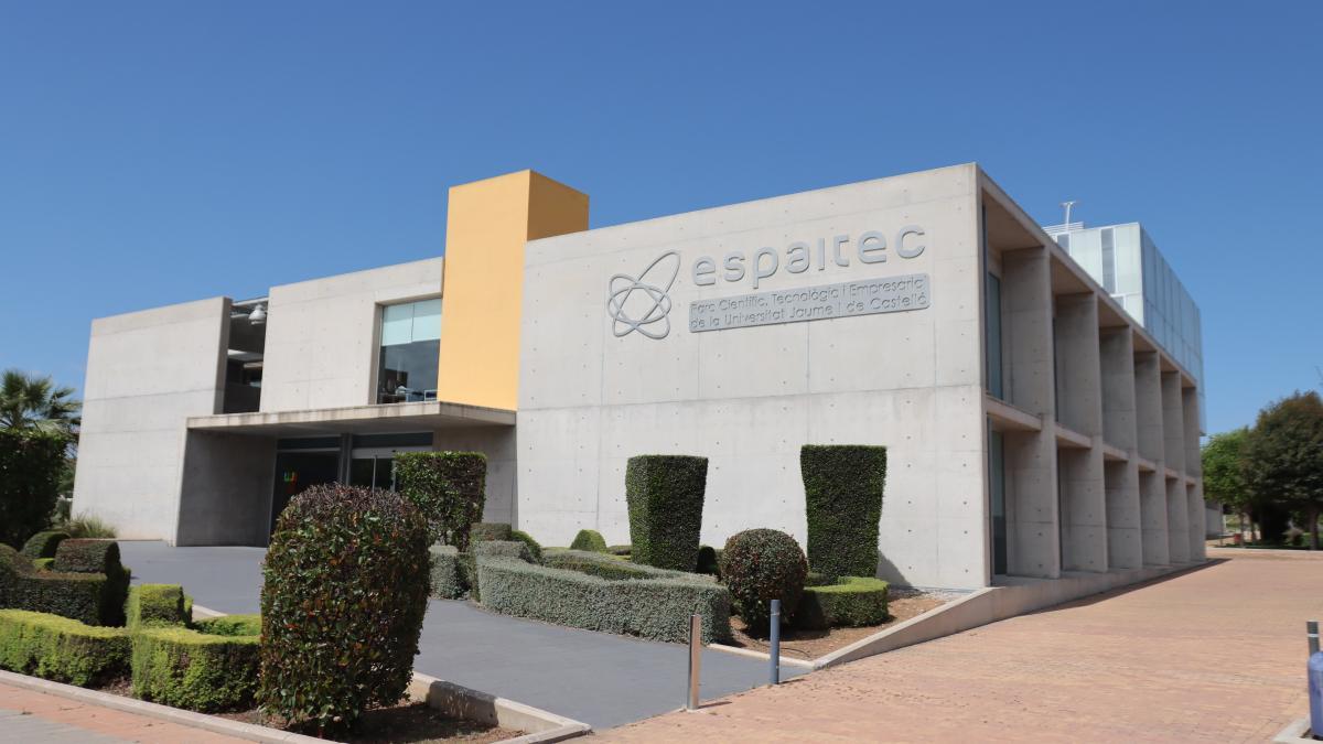 Fachada de Espaitec 2 en el campus de la Universitat Jaume I