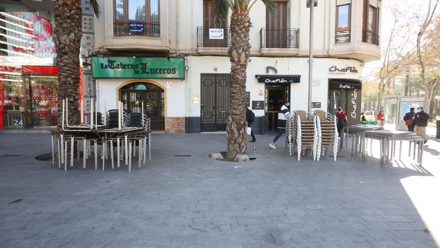 Primera jornada de cierre total de la hostelería en Alicante.
