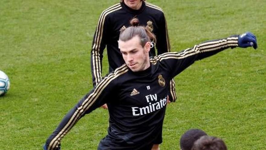 Bale, en el entrenamiento de ayer. // Efe
