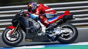 Bradl, durante el test de este lunes en el circuito Angel Nieto de Jerez