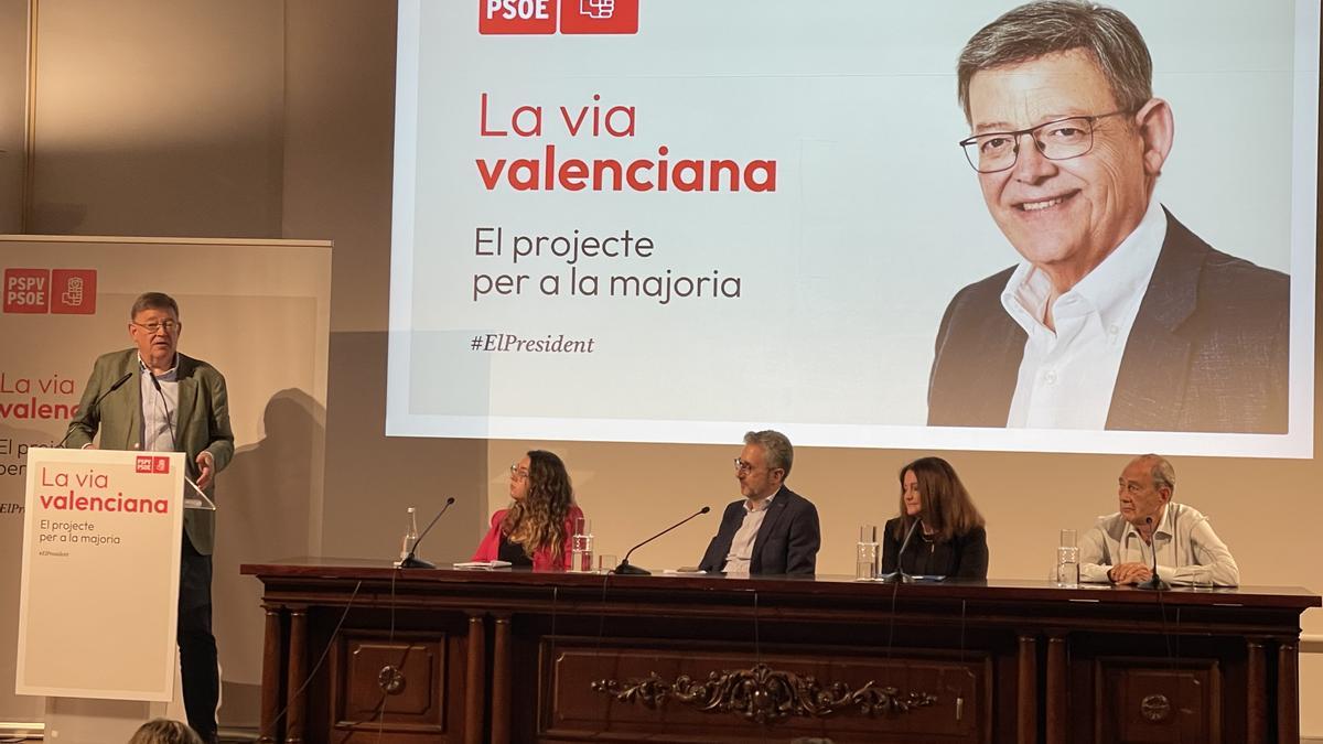 El secretario general del PSPV-PSOE, Ximo Puig, durante la clausara de los actos sectoriales organizados ayer.