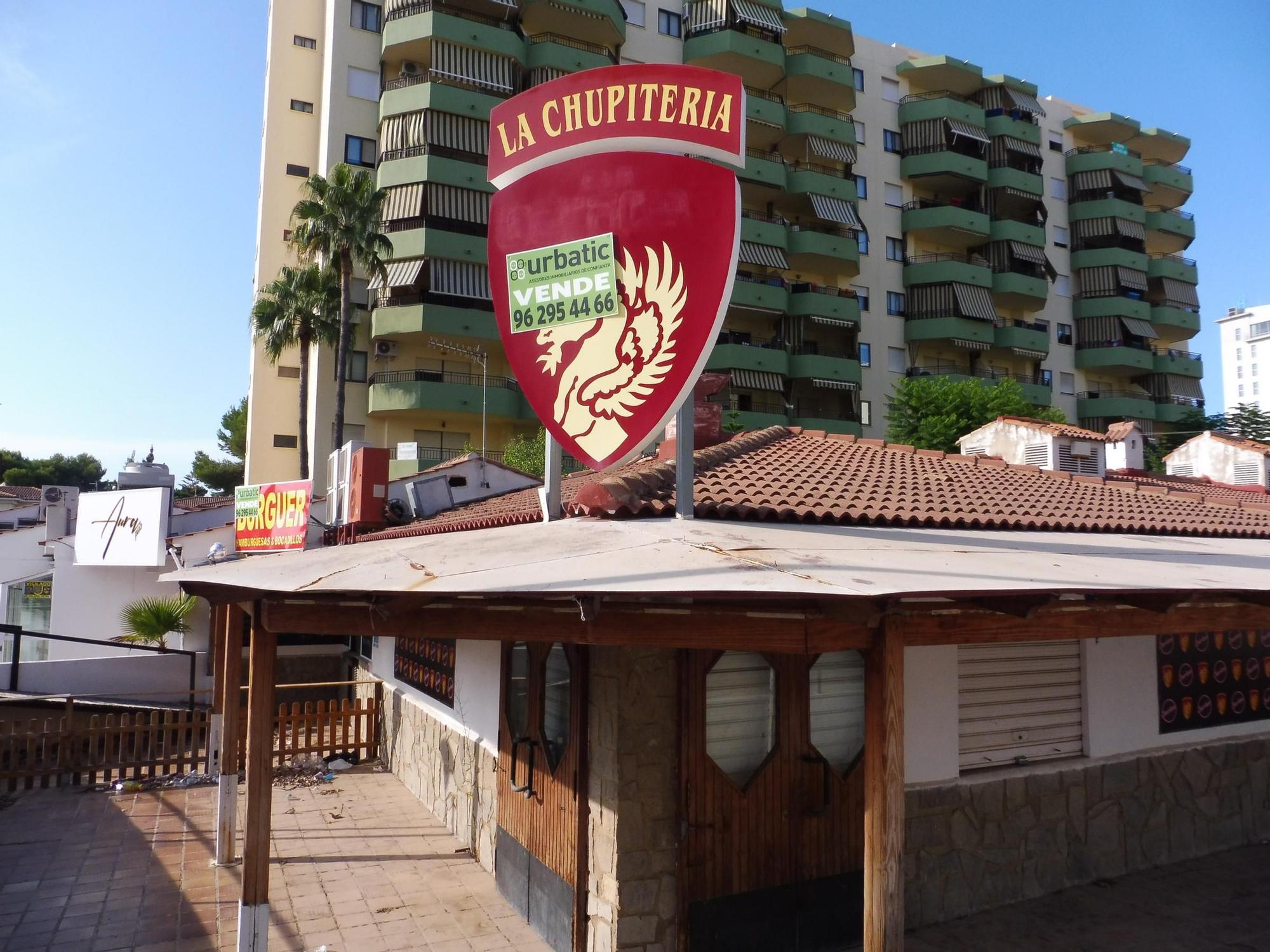 La decadencia la plaza del ocio de la playa de Gandia