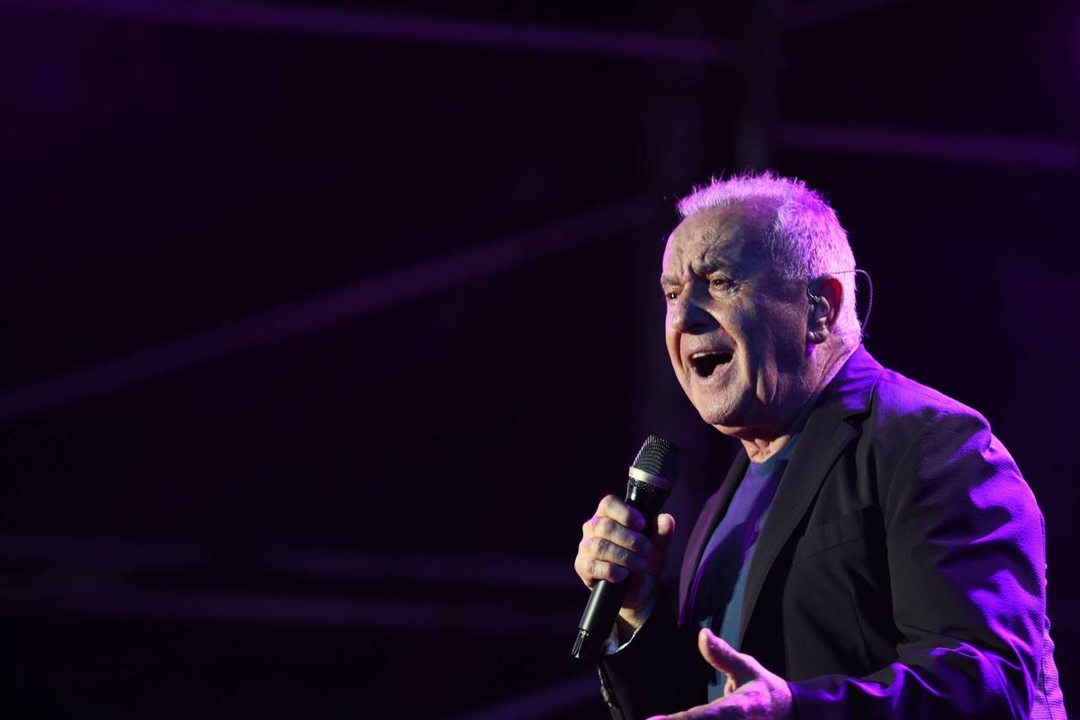 EN IMÁGENES: Concierto de Víctor Manuel por San Xuan en el Pozu Barreo
