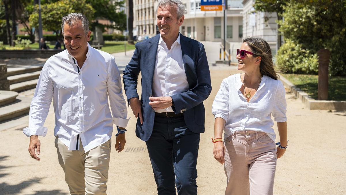 Rafa Domínguez, Rueda y Pepa Pardo, en el paseo de este viernes