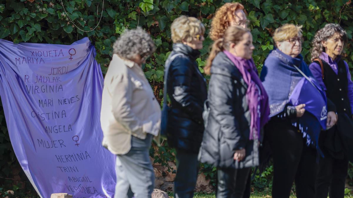 &quot;Acto de reconocimiento en memoria y recuerdo de todas las asesinadas por el terrorismo machista&quot;