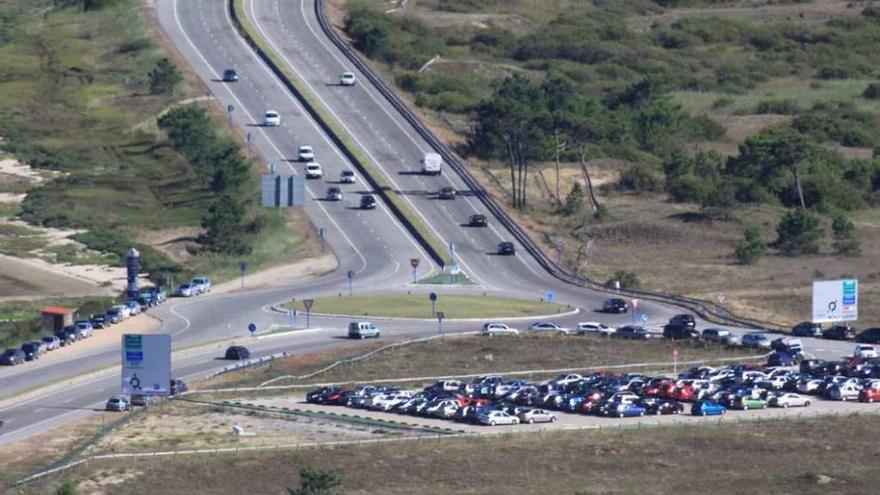 Una de las rotondas que será objeto de mejora por parte de la Xunta. // Muñiz