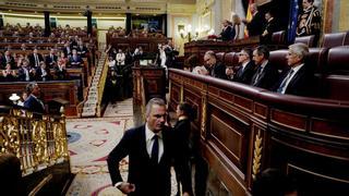 Vox planta a Gustavo Petro en el Congreso y le acusa de ser un "peligro" para España