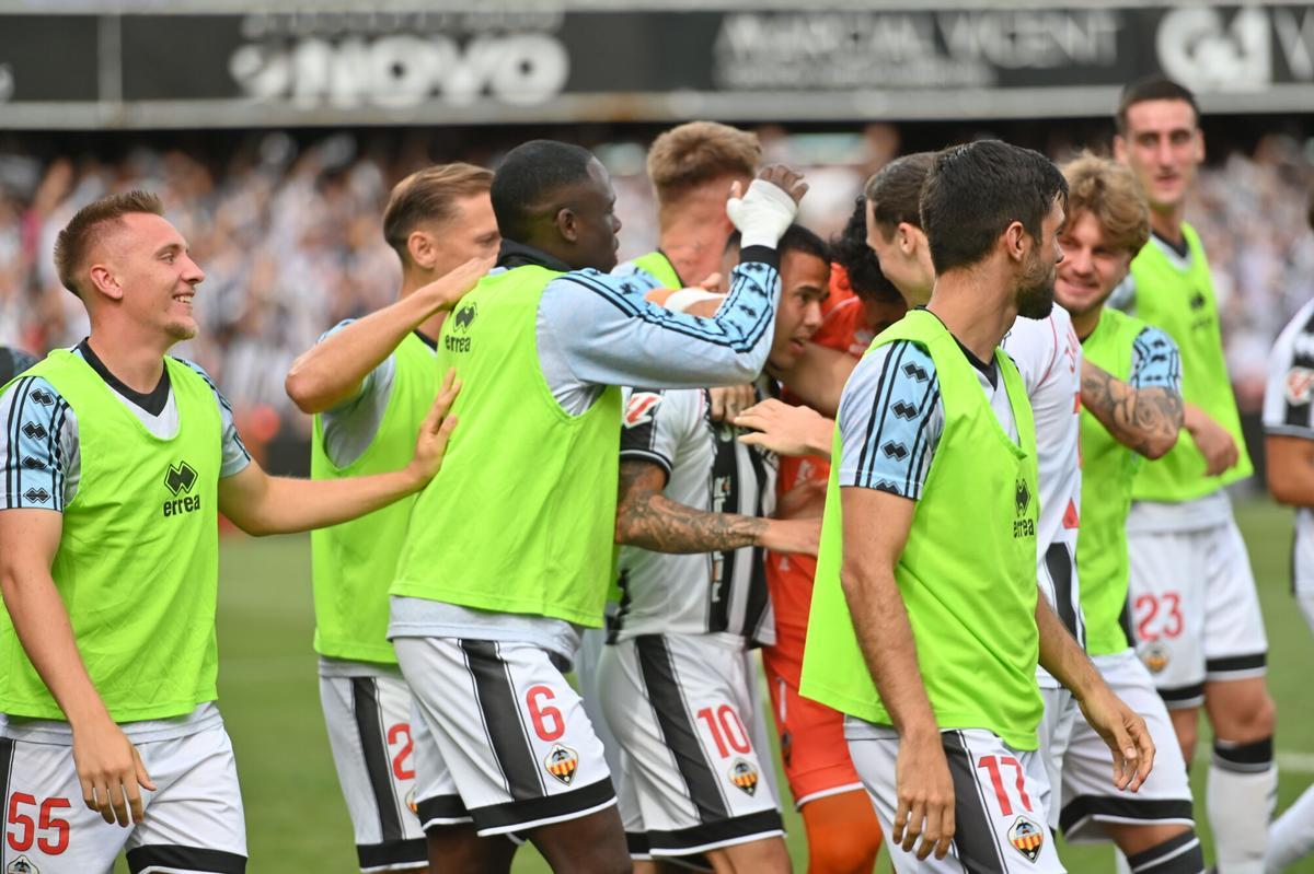 La afición albinegra, protagonista dentro y fuera del SkyFi Castalia