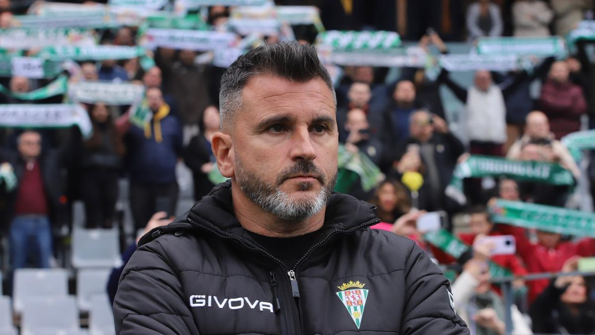 Iván Ania, durante el encuentro ante el Melilla en El Arcángel.